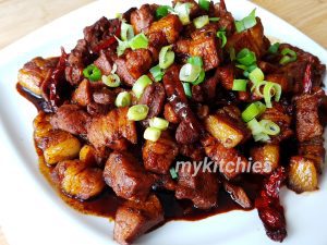 Ba chỉ xào hắc xì dầu – stir fried pork belly with dark soy sauce