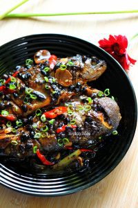 Cá sốt tàu xì -braised fish with fermented black beans